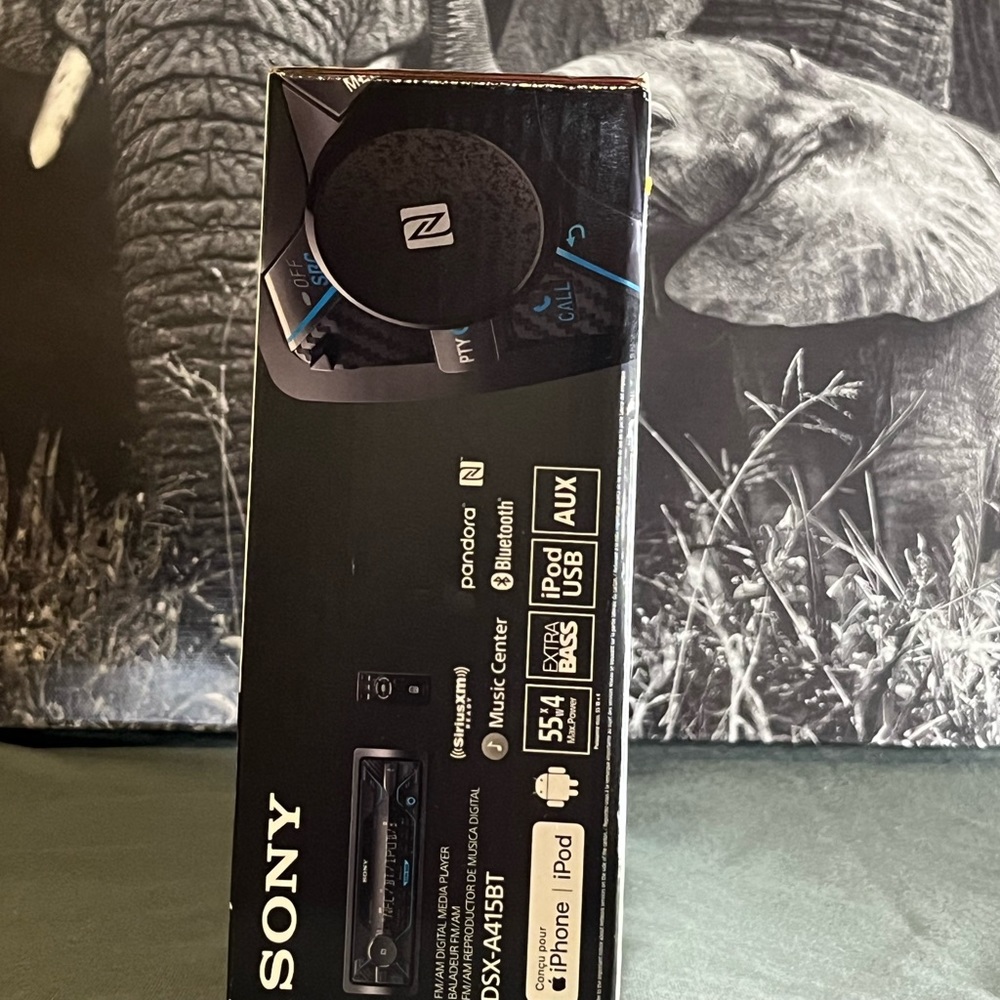 SONY FM/AM DIGITAL MEDIA PLAYER
BALADEUR FM/AM
FM/AM REPRODUCTOR DE MUSIC